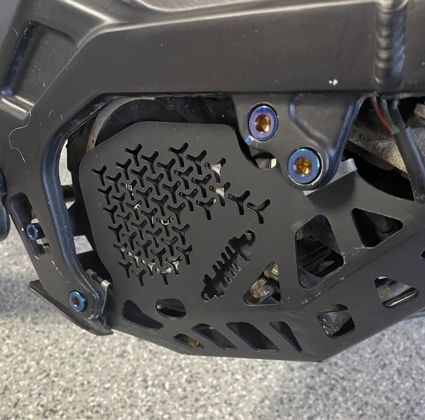 left side motor bolts titanium(2pc)